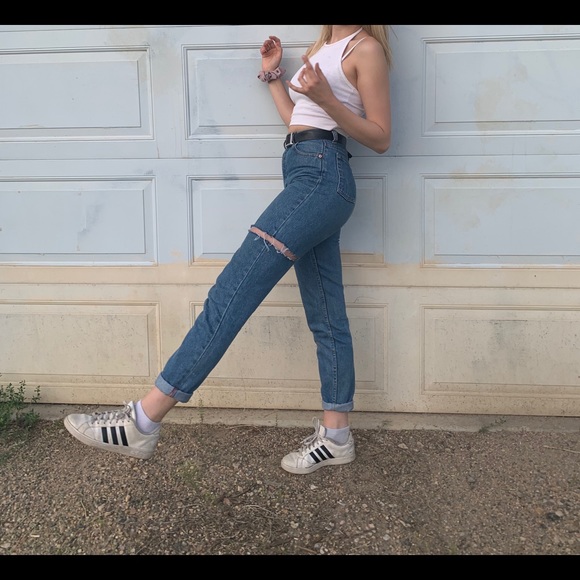 white halter crop top - Picture 1 of 2